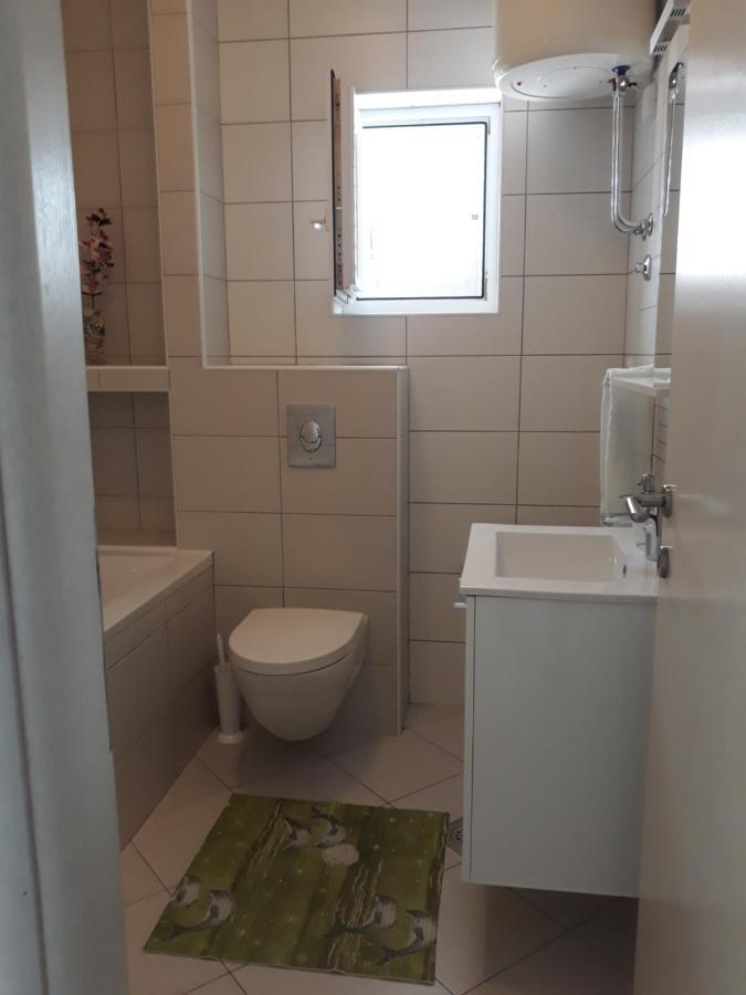 Apartment With Free And Private Parking Makarska Exterior photo