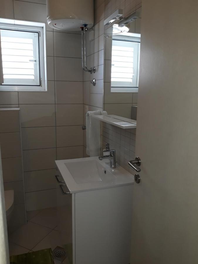 Apartment With Free And Private Parking Makarska Exterior photo