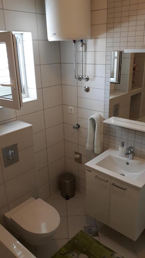Apartment With Free And Private Parking Makarska Exterior photo